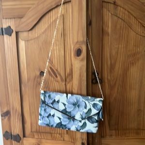 Great envelope style purse with removable strap